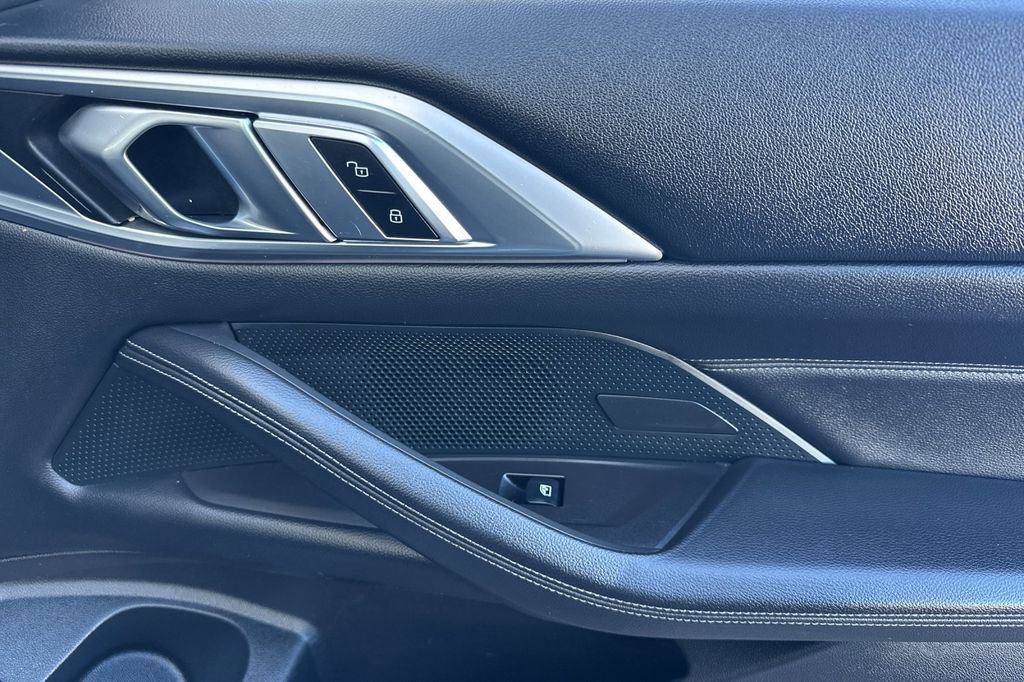 Used 2022 BMW 430i Convertible w/ Convenience Package image 17