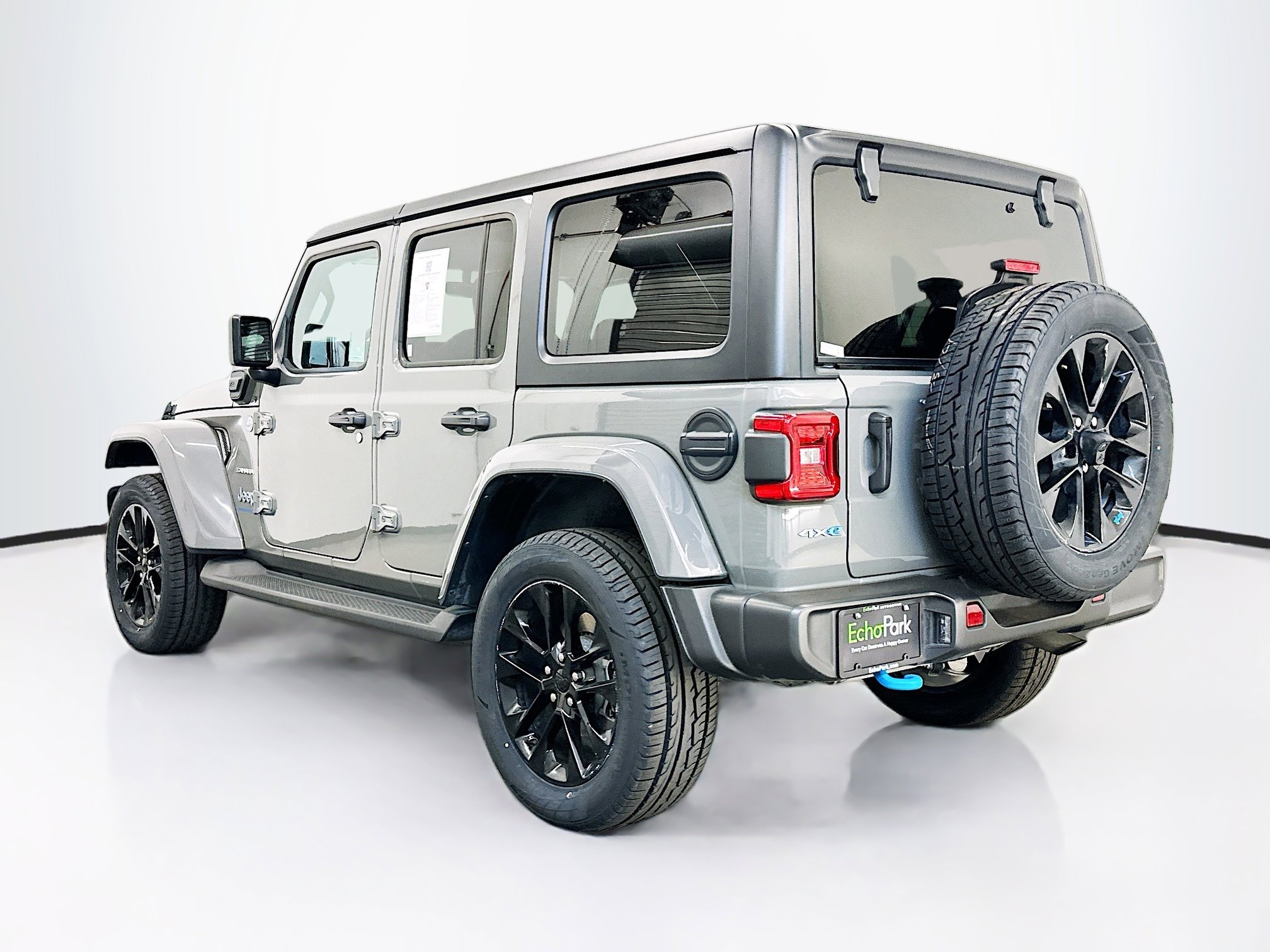 Used 2023 Jeep Wrangler Sahara w/ Cold Weather Group image 5