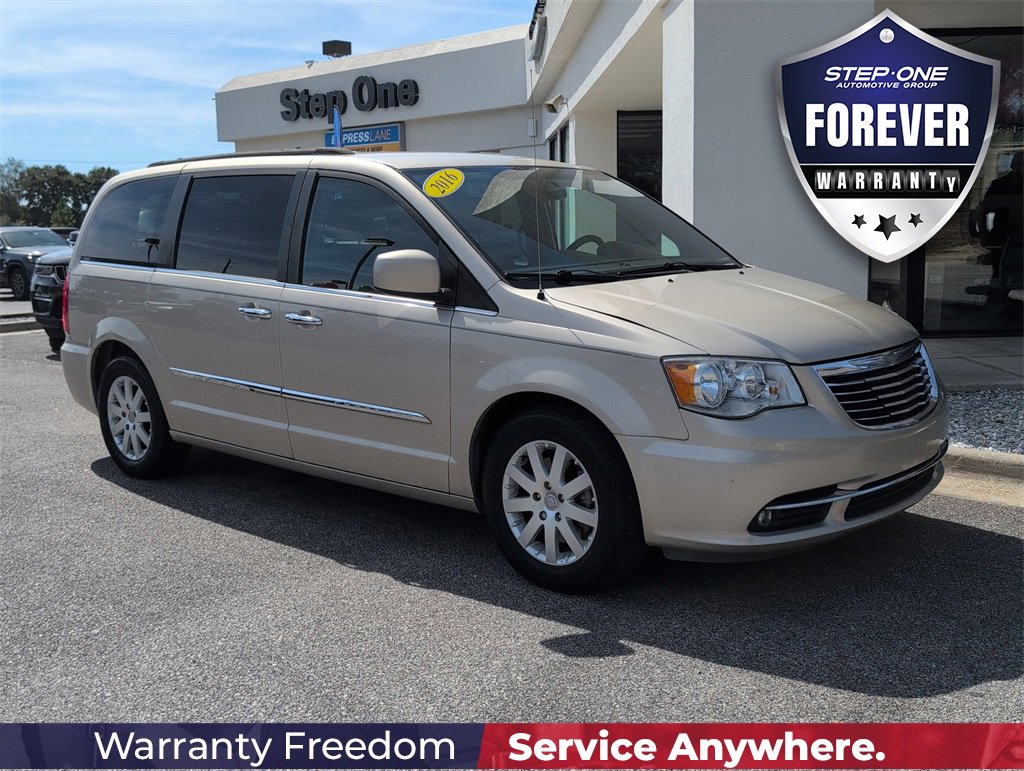 Used 2016 Chrysler Town & Country Touring w/ Driver Convenience Group