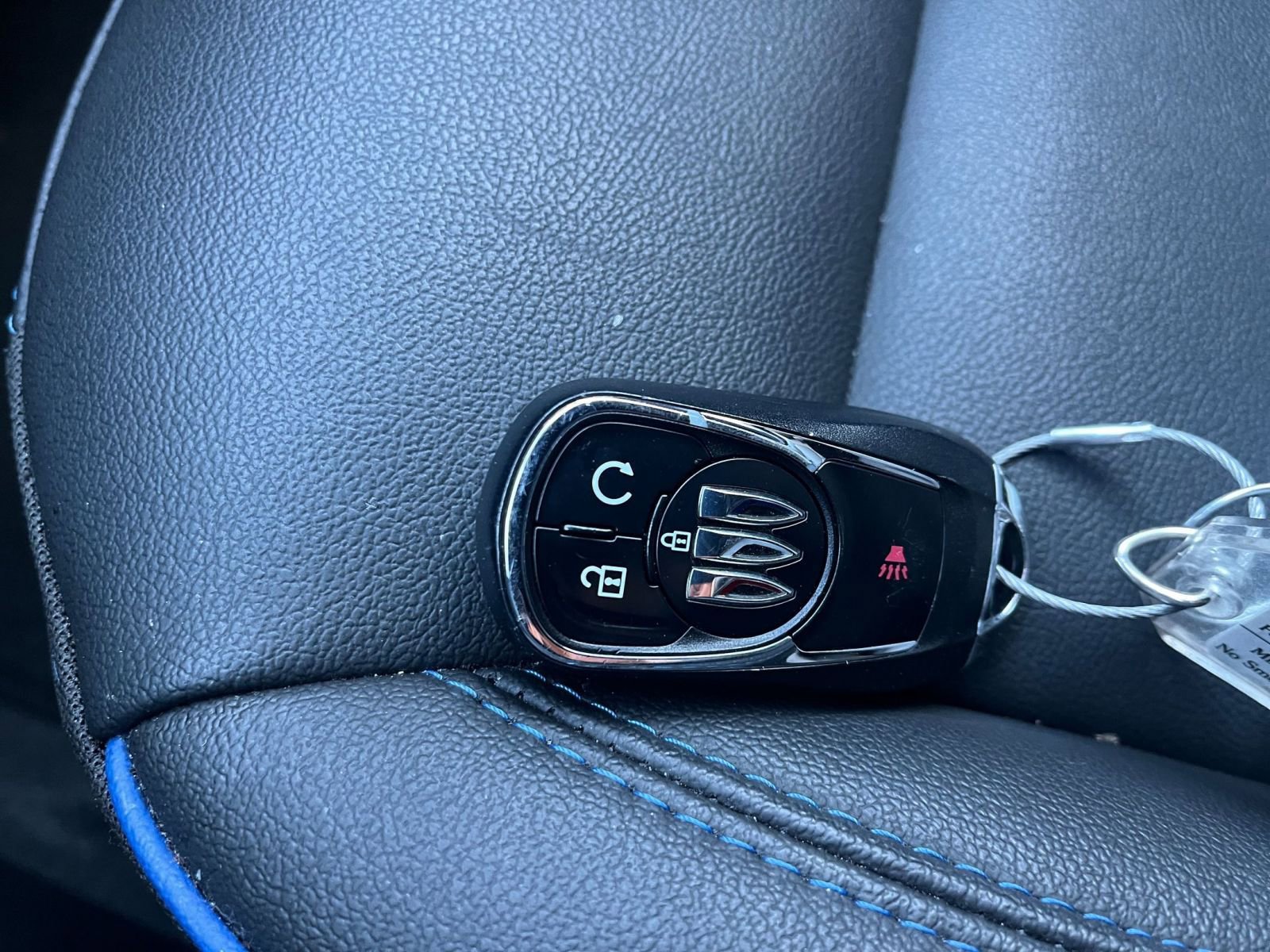 Used 2025 Buick Envista Sport Touring image 23