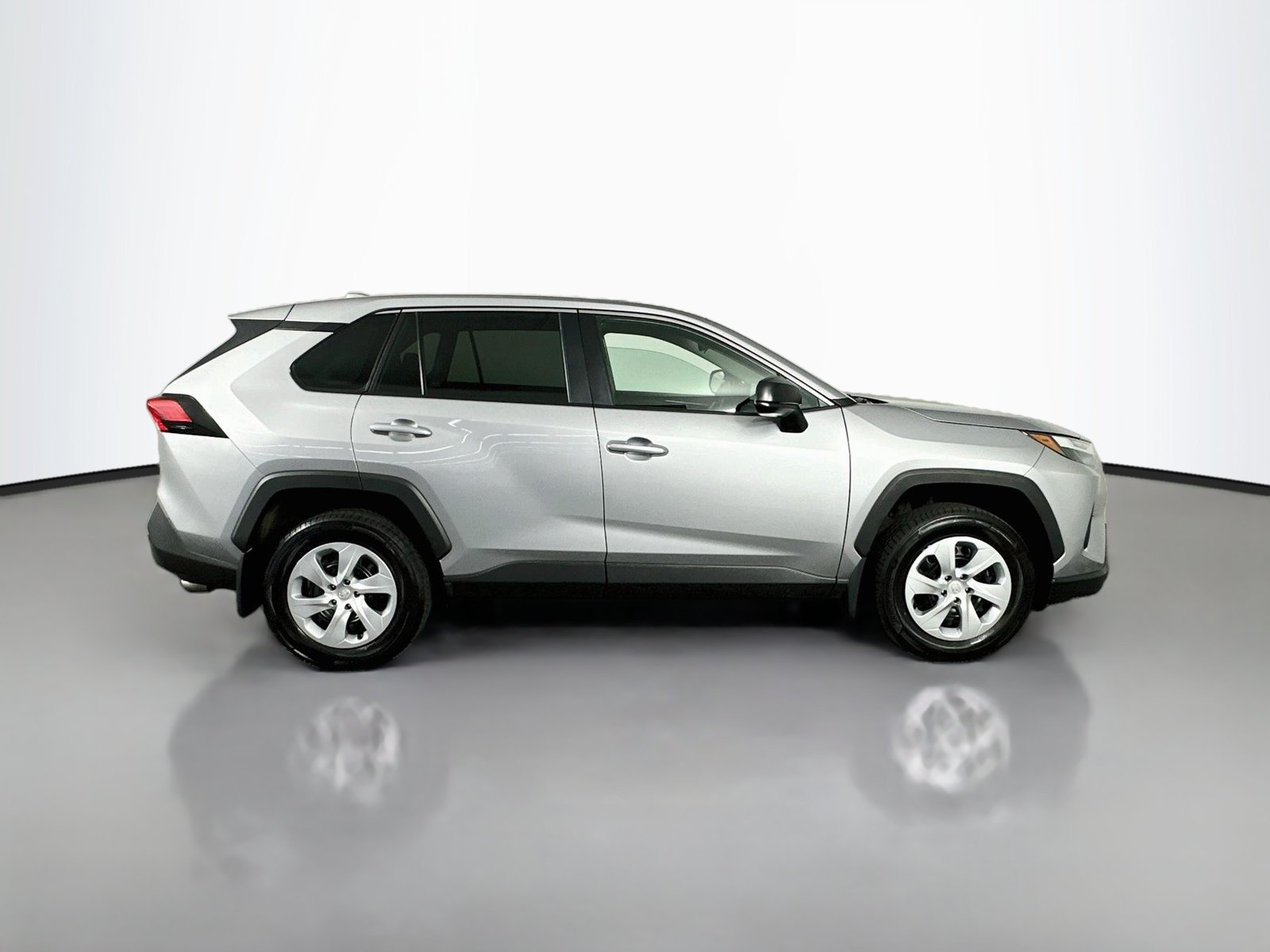 Used 2025 Toyota RAV4 LE AWD/4WD image 9