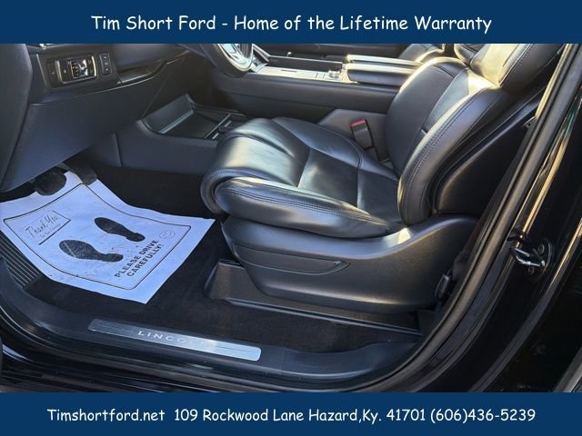 Used 2023 Lincoln Navigator Reserve image 6