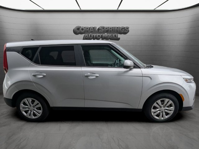 Used 2020 Kia Soul LX FWD image 8