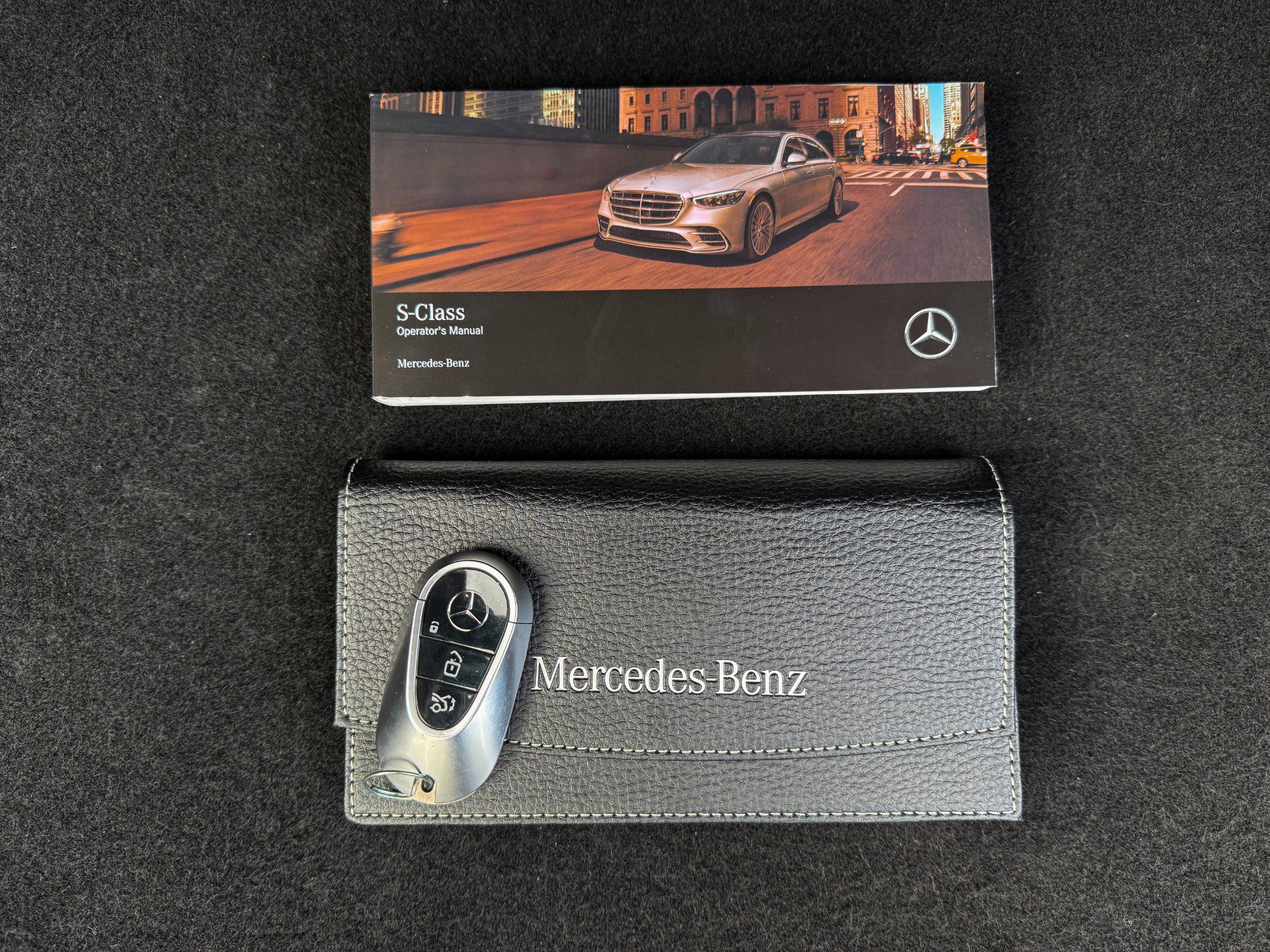 Used 2022 Mercedes-Benz S 500 4MATIC w/ AMG Line Package image 36