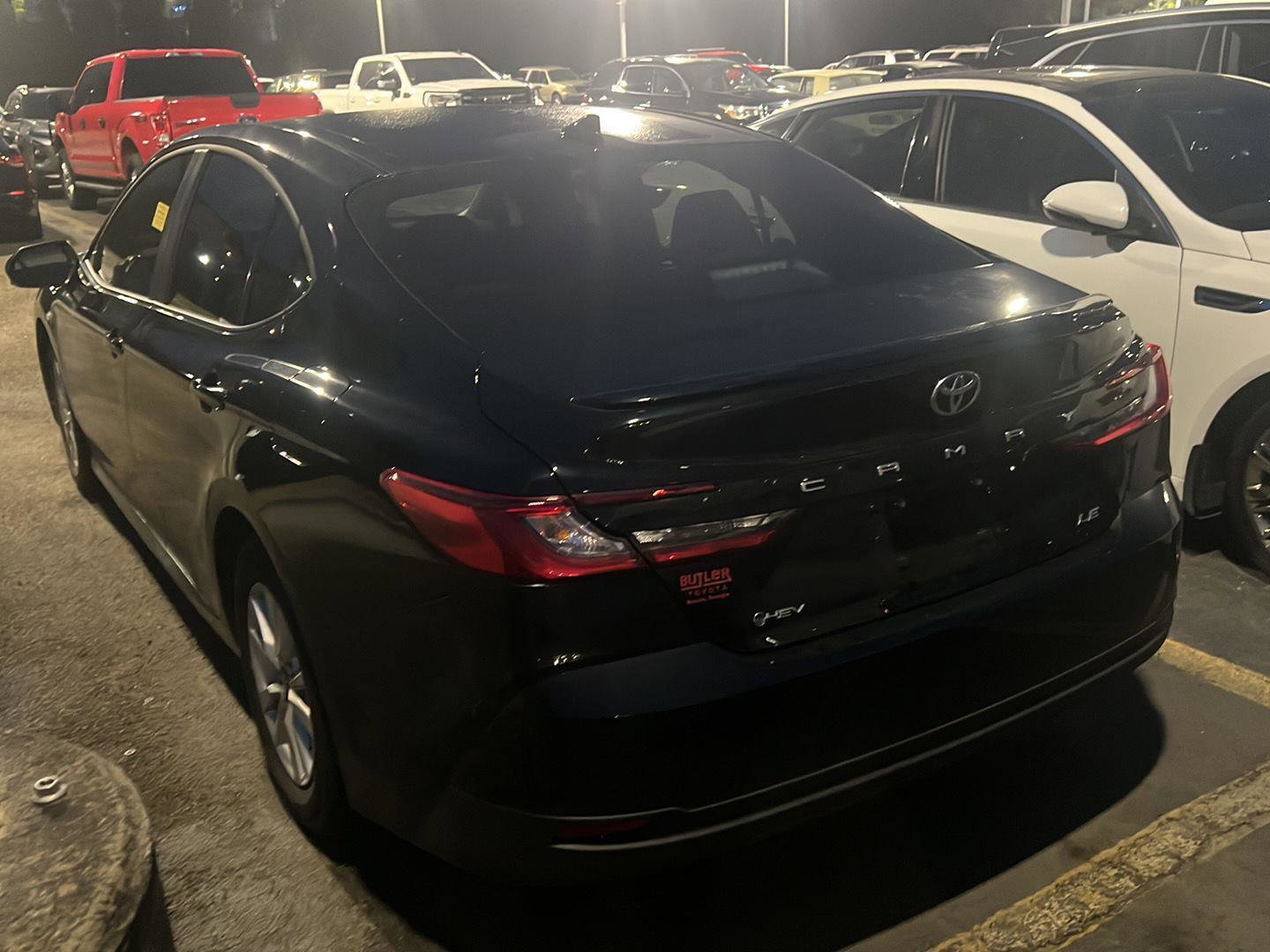 Used 2025 Toyota Camry LE w/ Convenience Package image 10