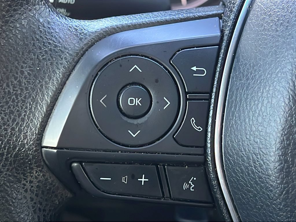 Used 2019 Toyota Camry LE w/ Convenience Package FWD image 19