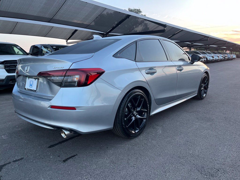 Used 2025 Honda Civic Sport image 4