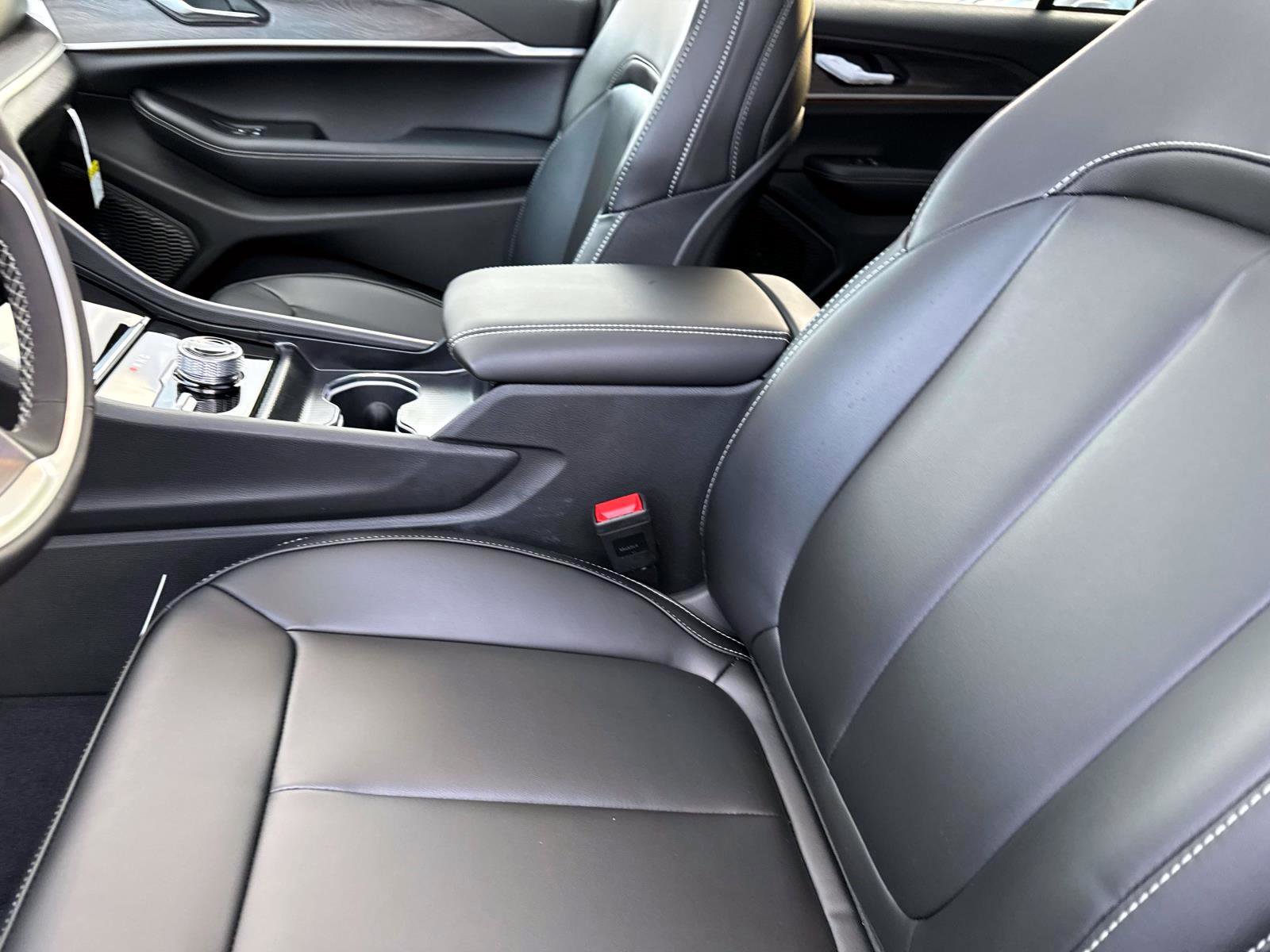 New 2025 Jeep Grand Cherokee Limited image 9