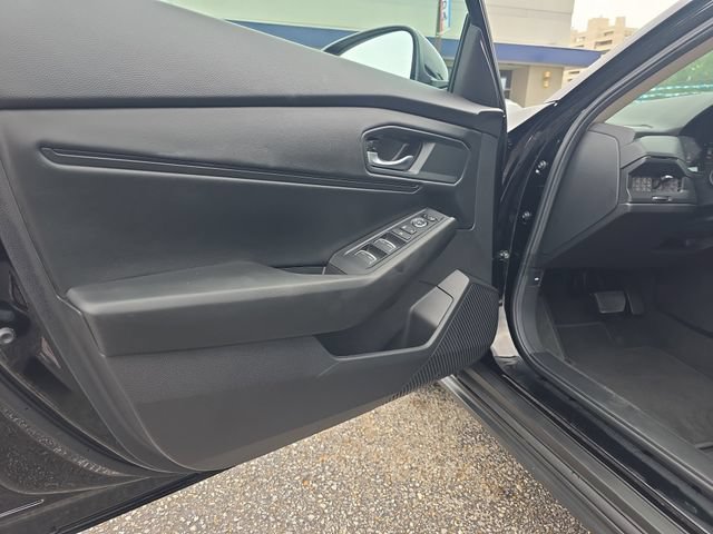 Used 2025 Honda Accord SE image 16