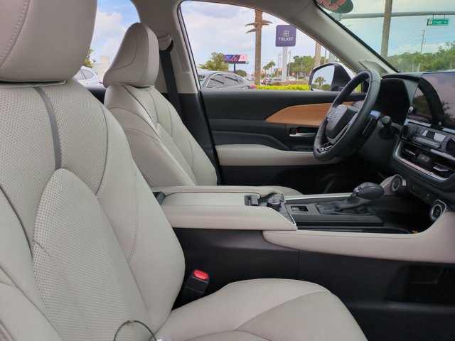 Certified 2025 Toyota Grand Highlander AWD image 21
