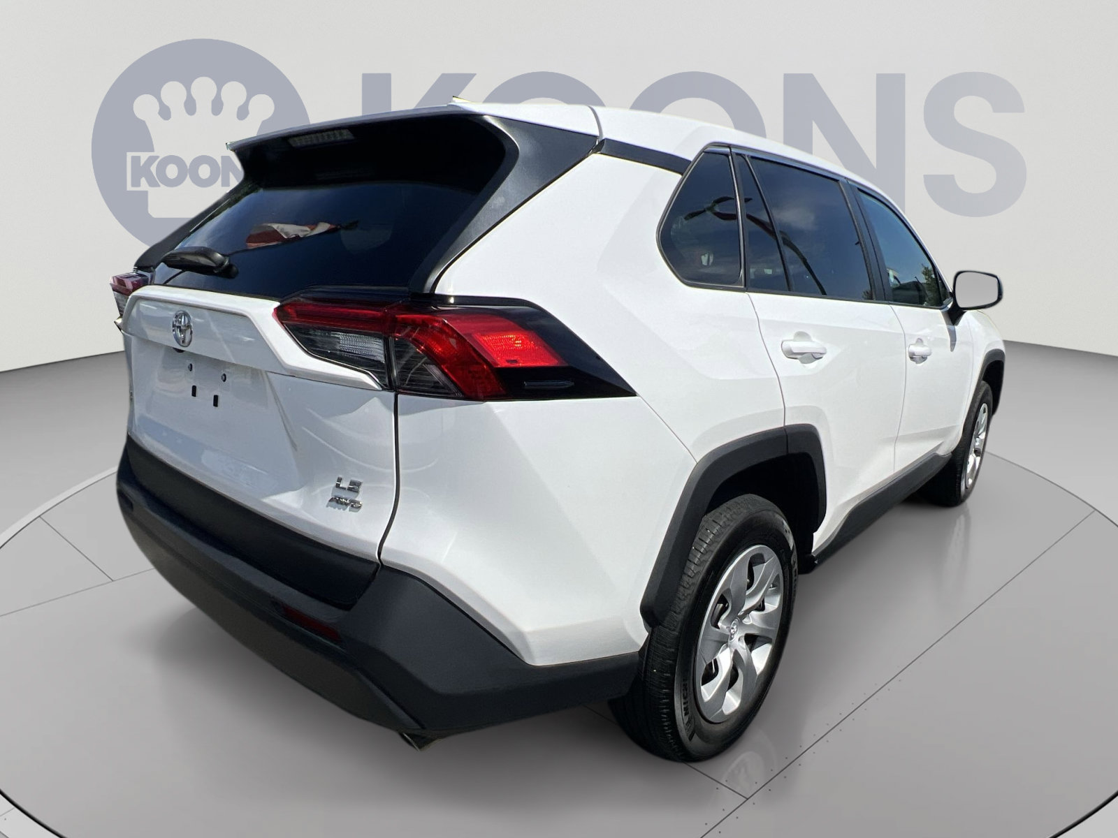 Used 2025 Toyota RAV4 LE AWD/4WD image 4
