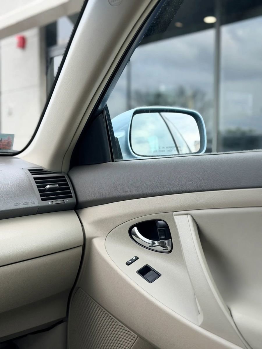 Used 2009 Toyota Camry Hybrid FWD image 16