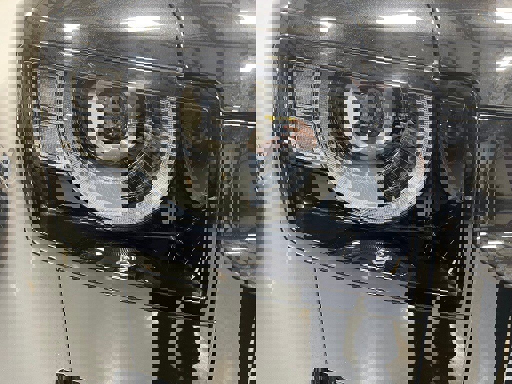 Used 2024 Land Rover Defender 110 S image 10