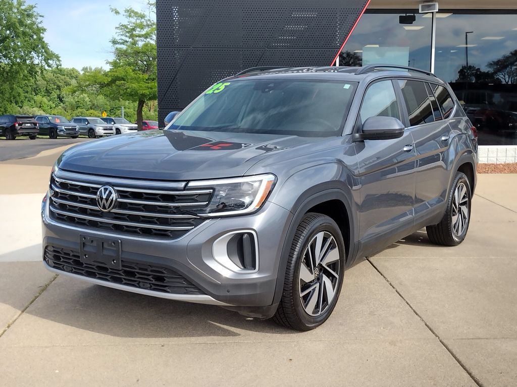 Used 2025 Volkswagen Atlas SE