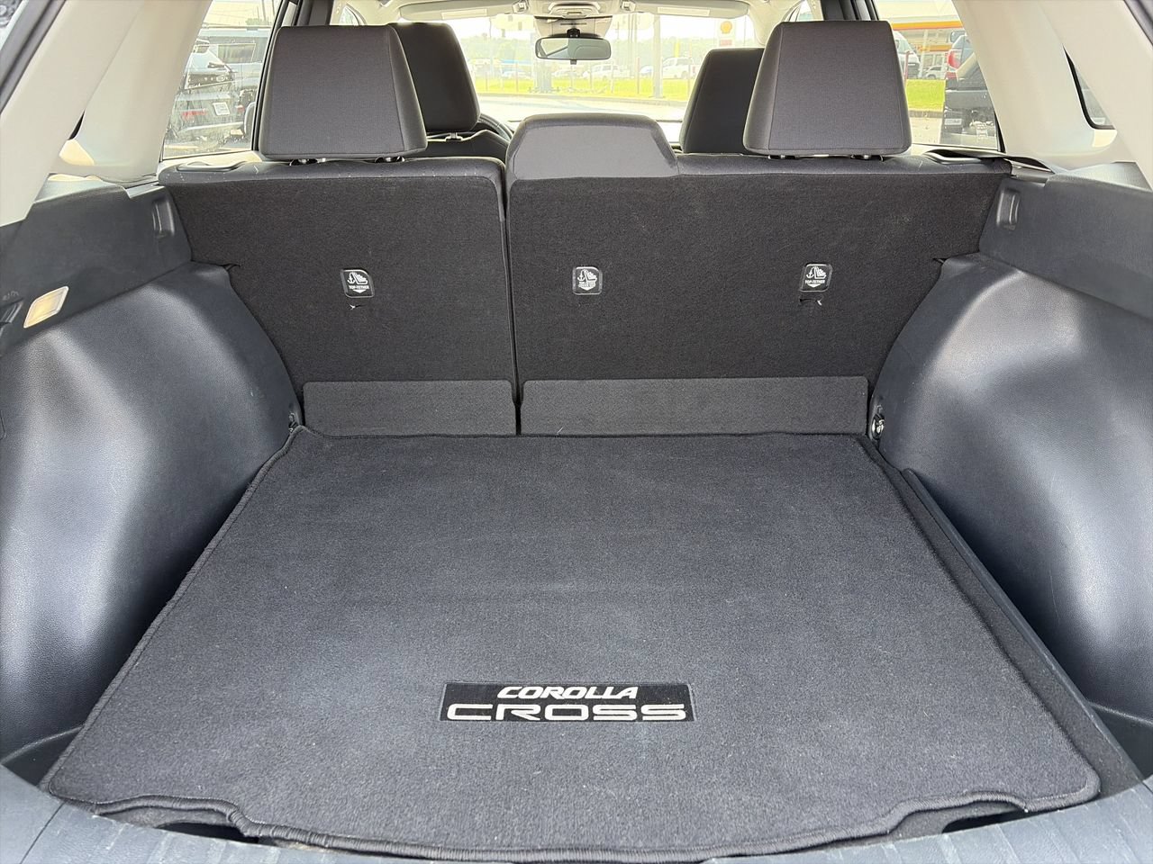 Used 2024 Toyota Corolla Cross LE AWD/4WD image 27