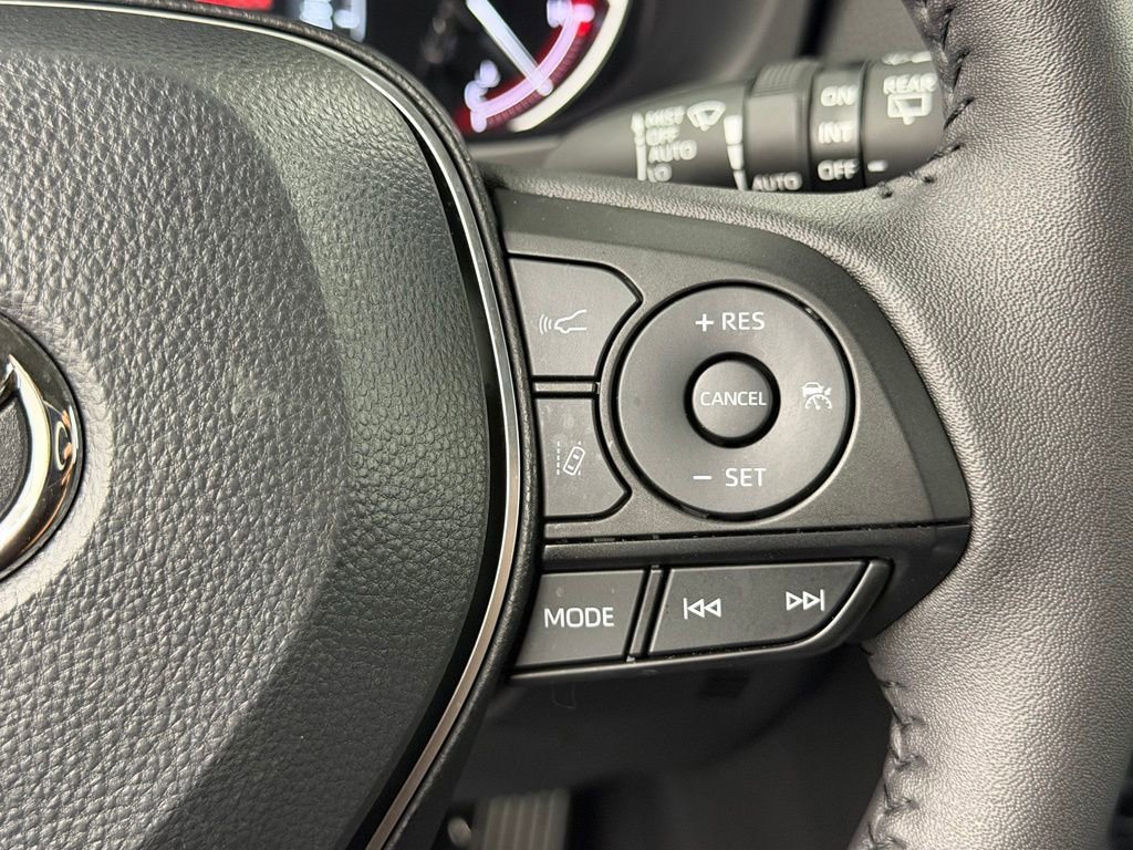 Used 2025 Toyota RAV4 XLE w/ Convenience Package FWD image 29