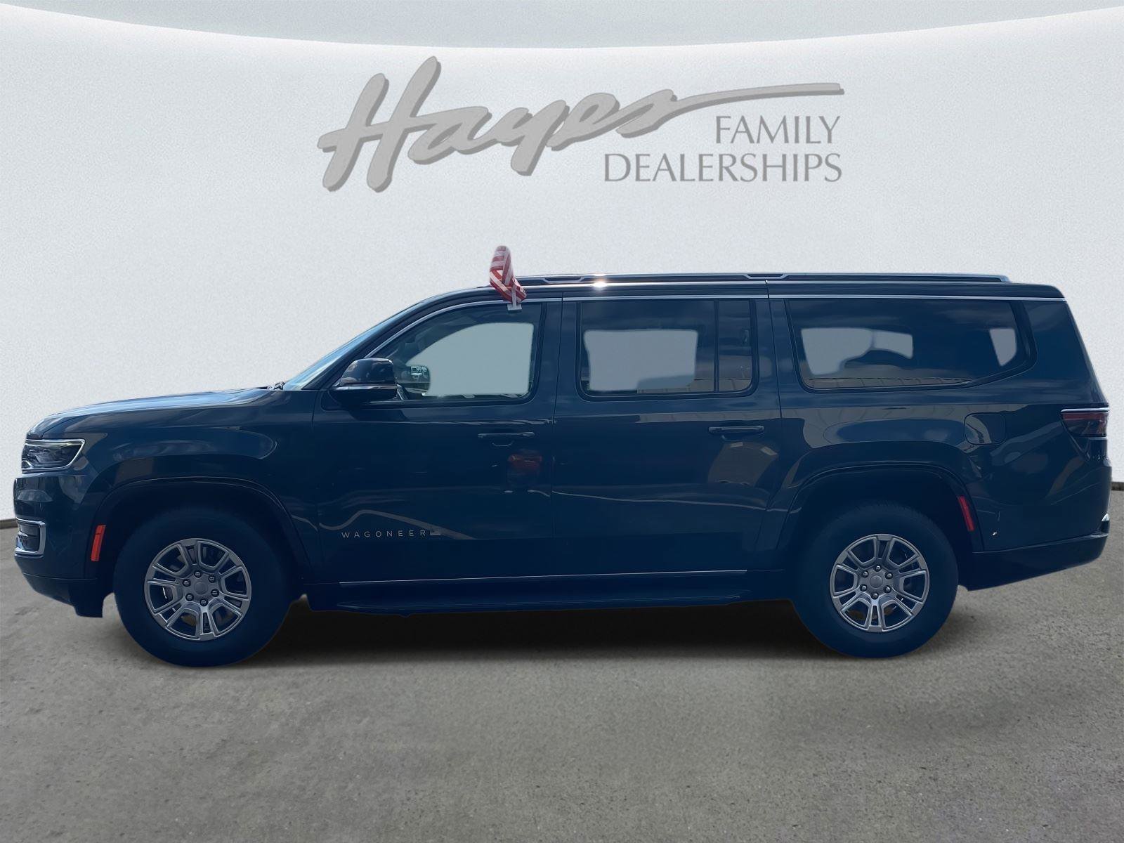 Used 2024 Jeep Wagoneer L 2WD image 8