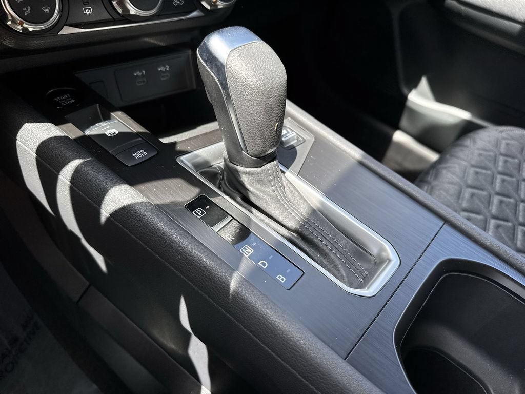 Used 2025 Nissan Kicks SV FWD image 50