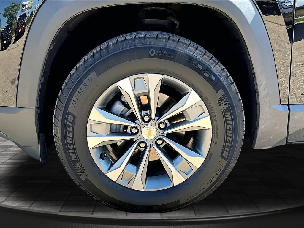 Used 2026 Chevrolet Equinox LT AWD/4WD image 33