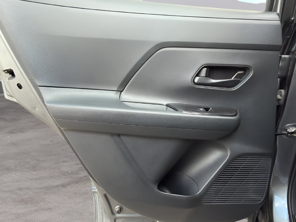 Certified 2025 Nissan Kicks S FWD image 18