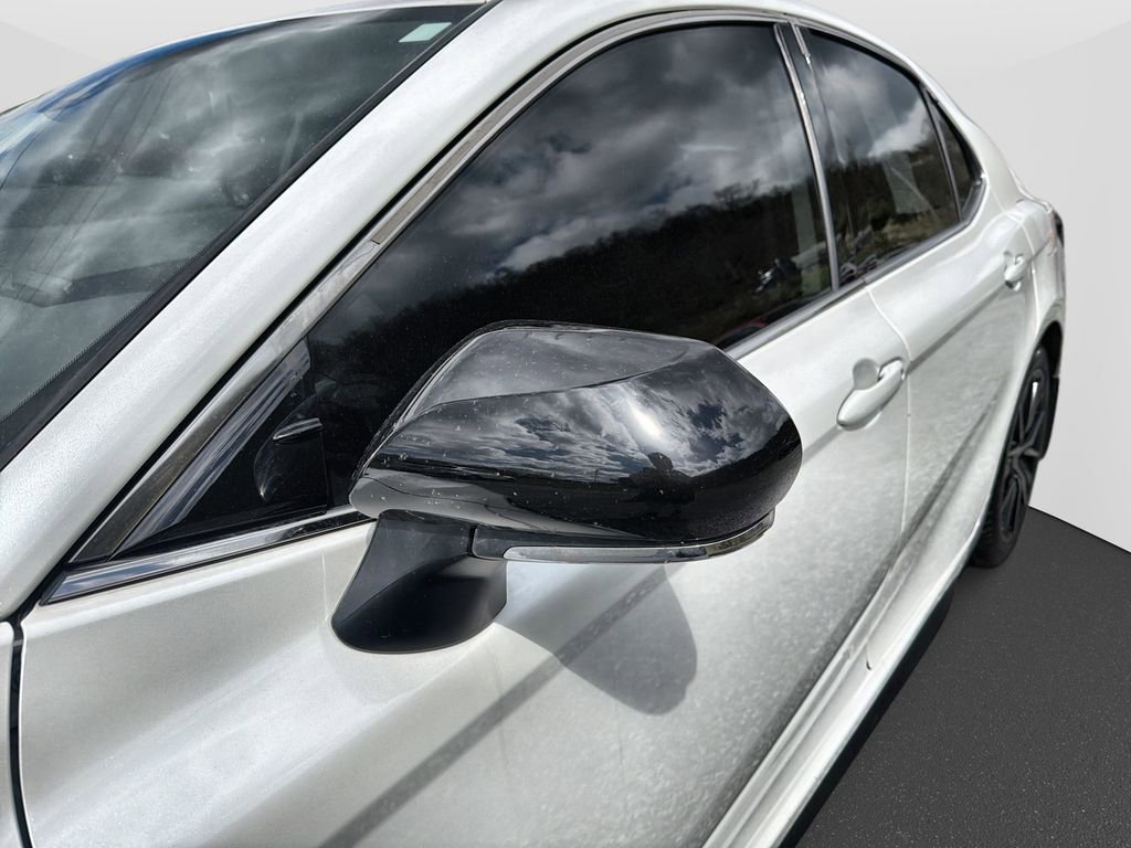 Used 2022 Toyota Camry XSE AWD/4WD image 11