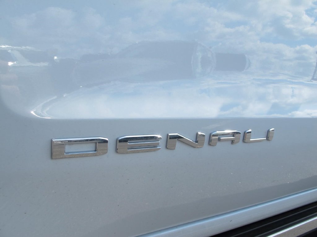 Used 2026 GMC Sierra 1500 Denali w/ Technology Package AWD/4WD image 9