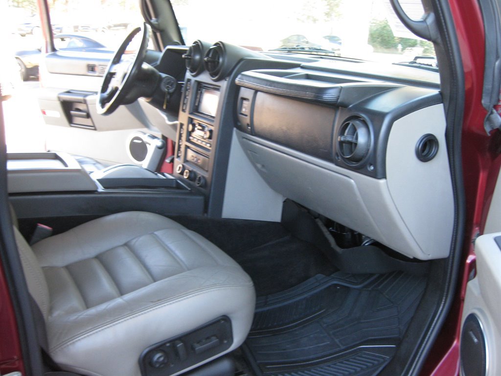 Used 2005 HUMMER H2 w/ Preferred Equipment Group image 39