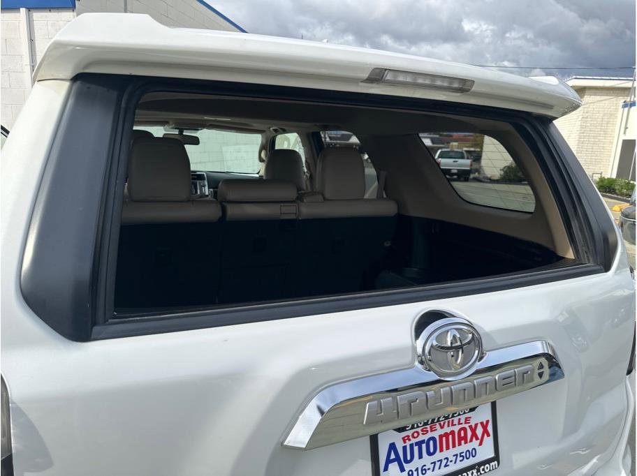 Used 2015 Toyota 4Runner Limited image 29