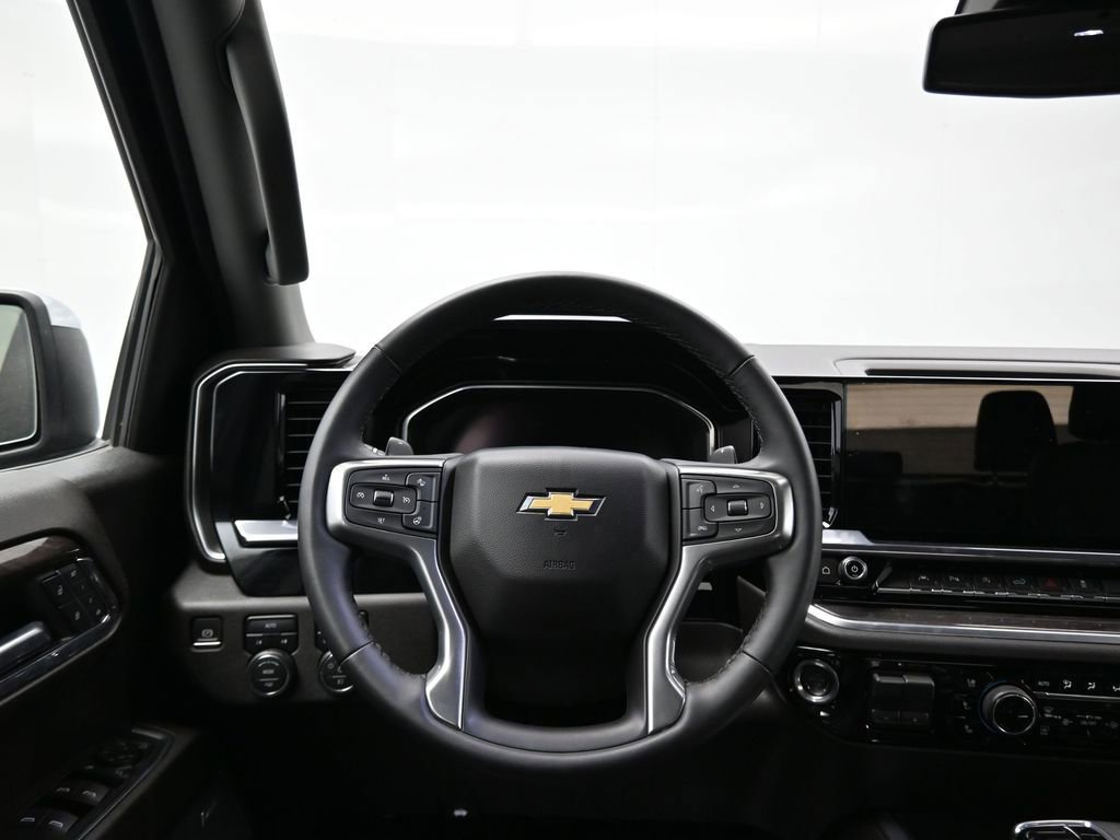 Used 2024 Chevrolet Silverado 1500 LTZ image 30