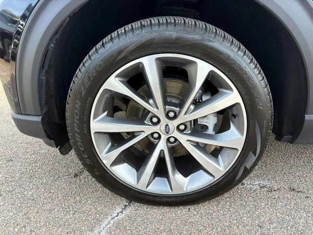 Used 2025 Ford Explorer Platinum w/ Ultimate Package image 8