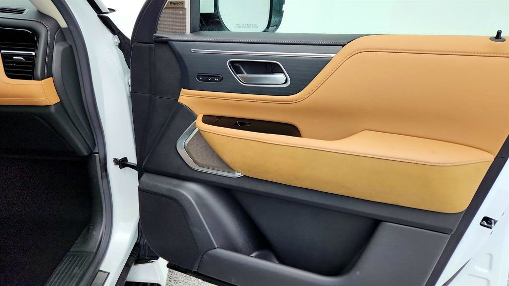 Used 2025 INFINITI QX80 Sensory image 26