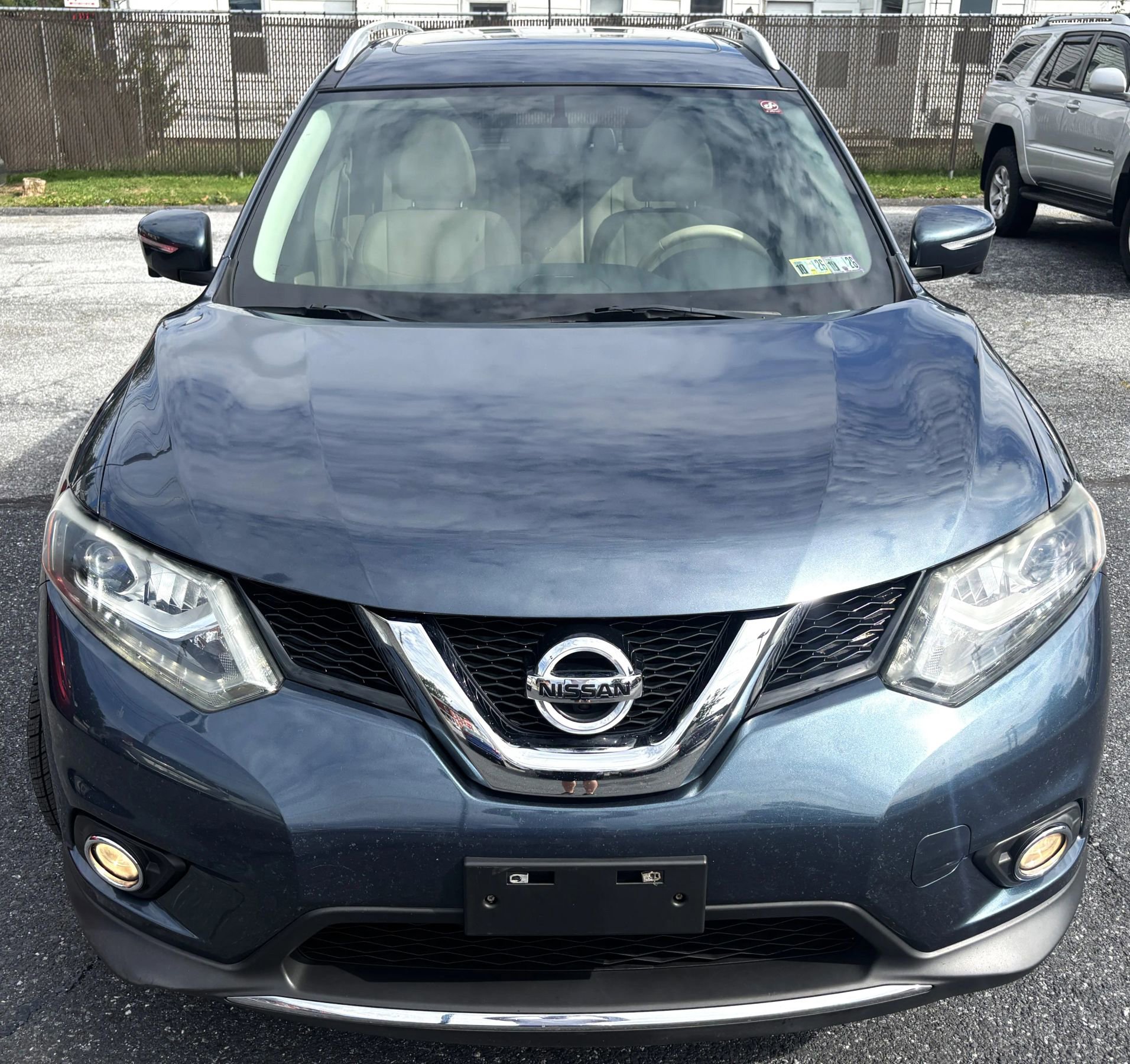 Used 2014 Nissan Rogue SL w/ SL Premium Package image 2