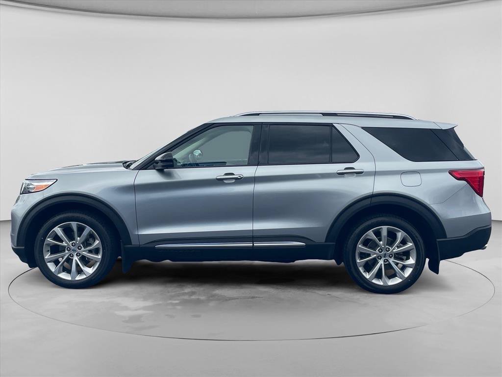 Used 2023 Ford Explorer Platinum w/ Class IV Trailer Tow Package AWD/4WD image 4