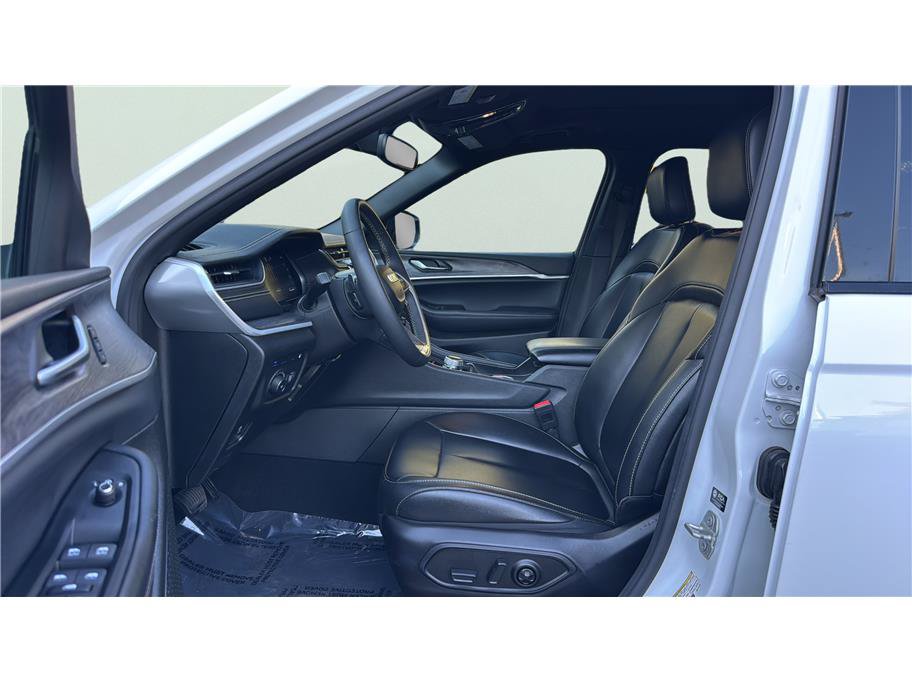 Used 2024 Jeep Grand Cherokee Limited 4xe AWD/4WD image 16