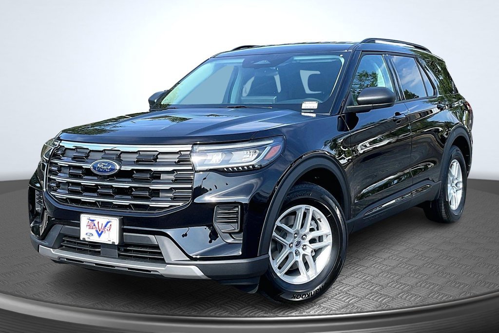 New 2026 Ford Explorer Active RWD image 2