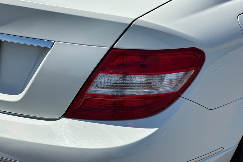 Used 2008 Mercedes-Benz C 300 Sedan image 24