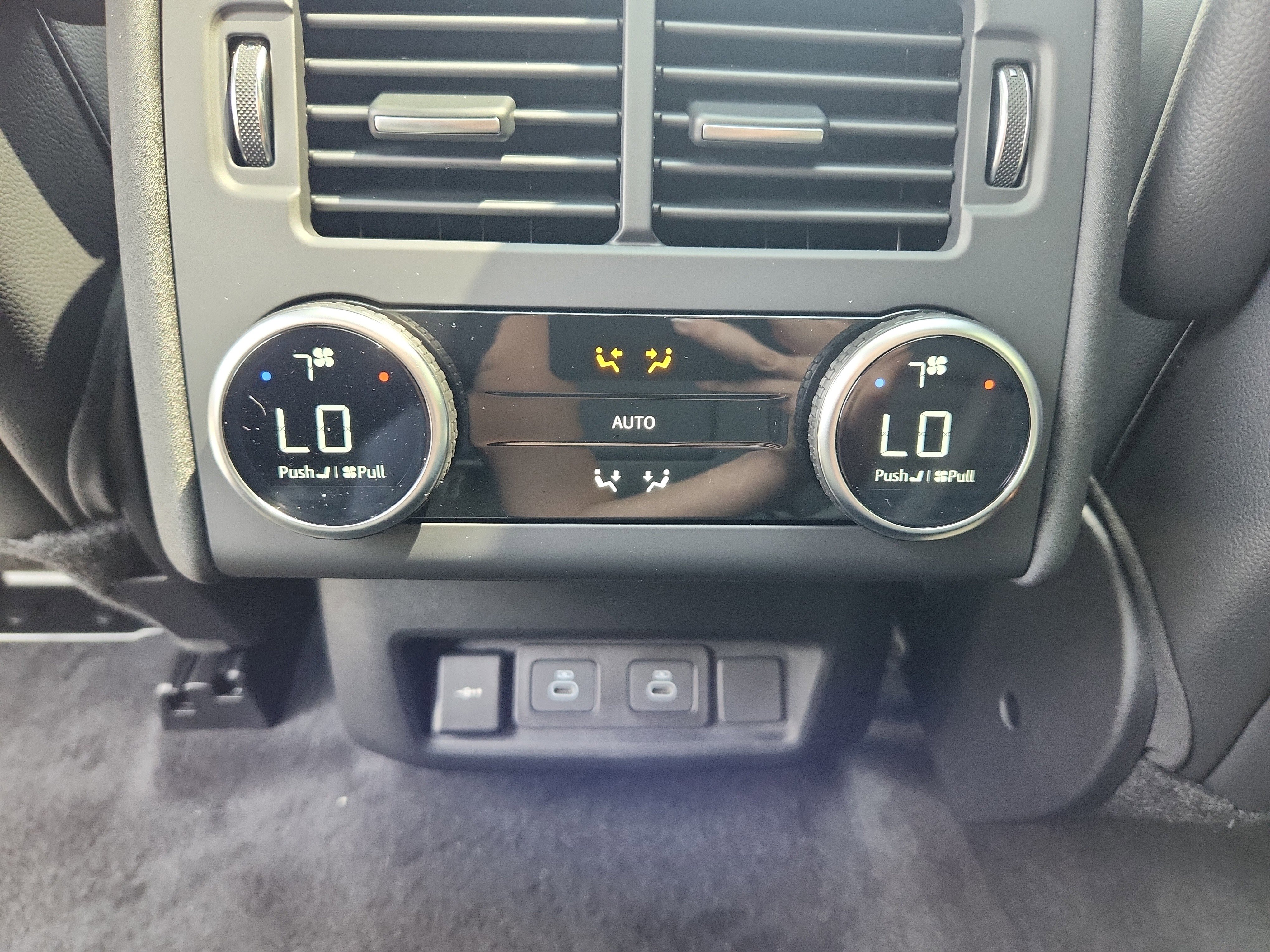 New 2025 Land Rover Discovery S image 27