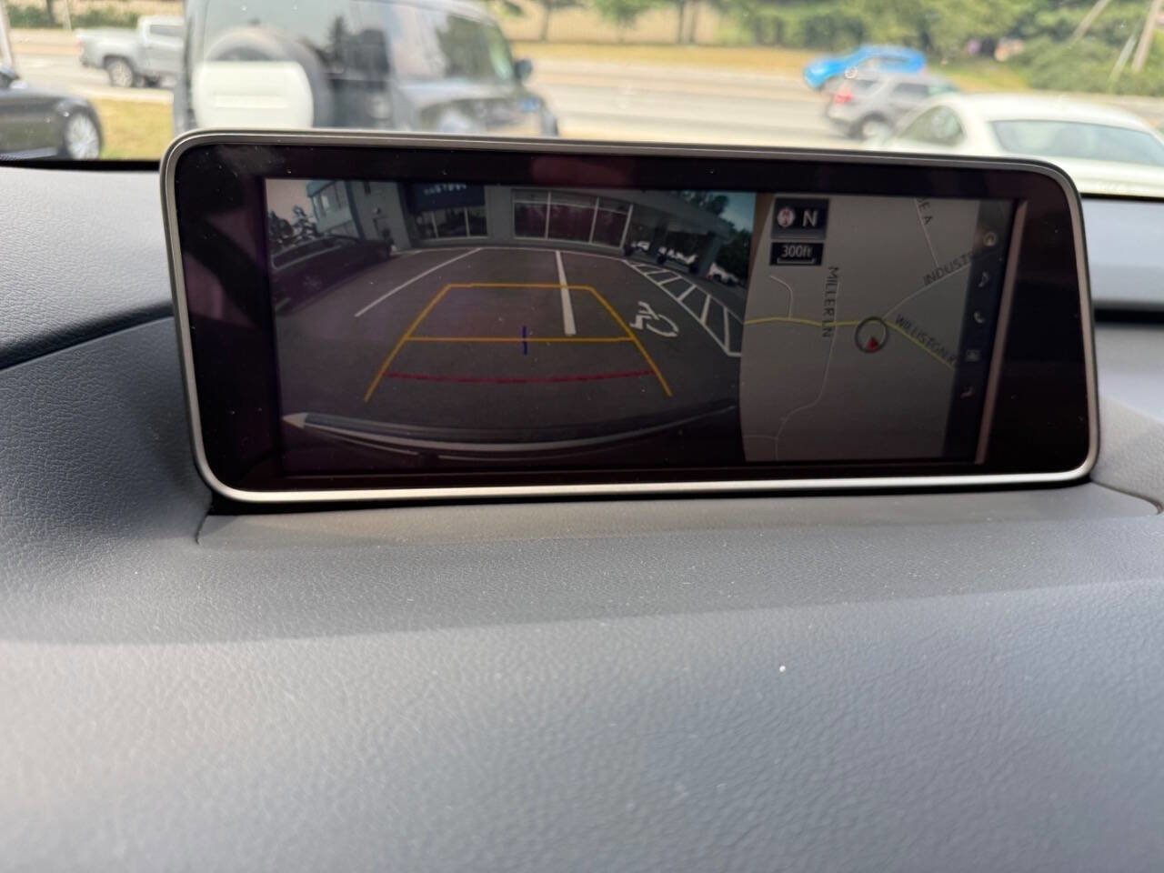 Used 2017 Lexus RX 450h AWD image 25