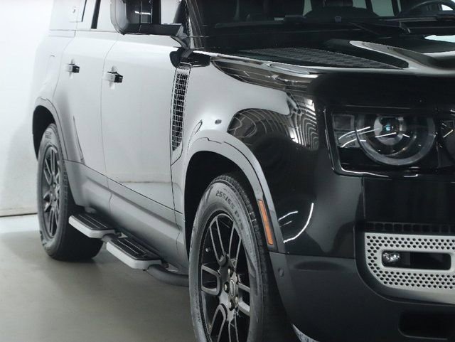 Certified 2023 Land Rover Defender 130 SE AWD/4WD image 7