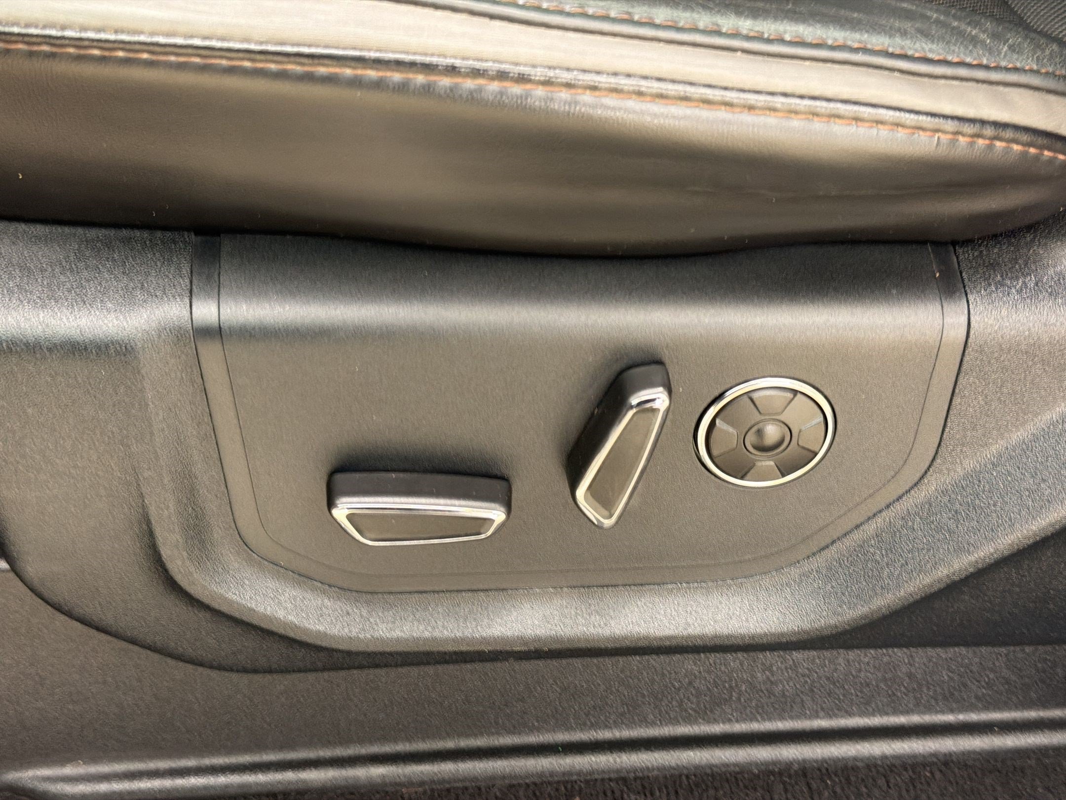 Used 2019 Ford F250 Platinum w/ Platinum Ultimate Package AWD/4WD image 16
