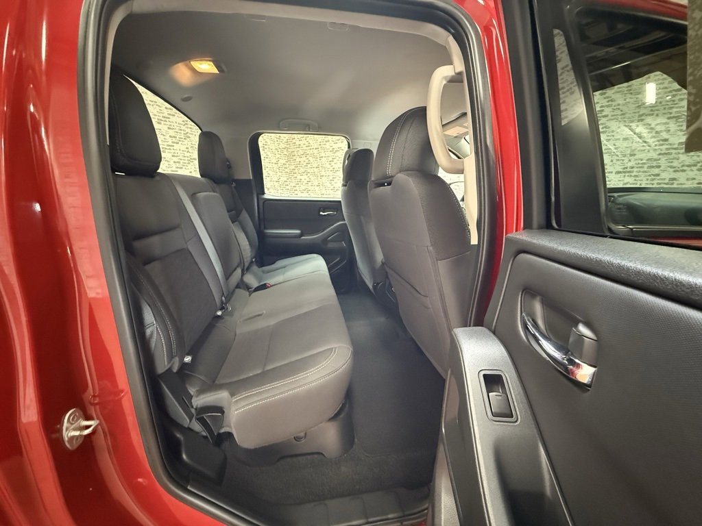 Used 2023 Nissan Frontier SV image 14