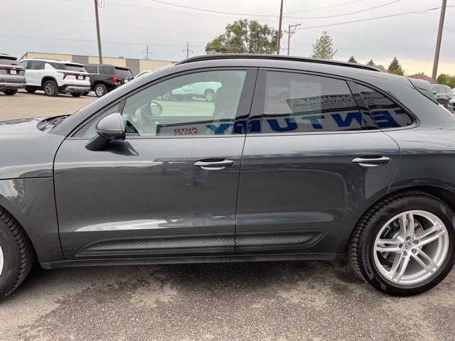 Used 2023 Porsche Macan w/ Premium Package Plus AWD/4WD image 5