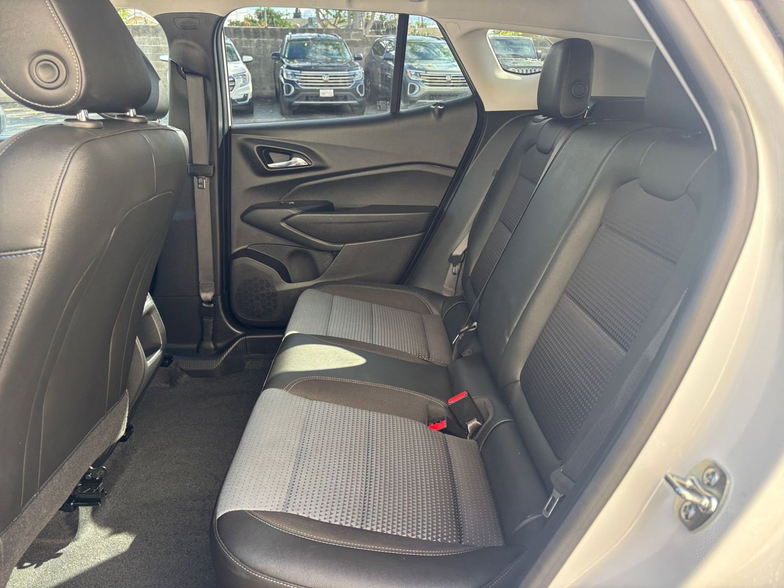 Used 2025 Chevrolet Trax LT image 25