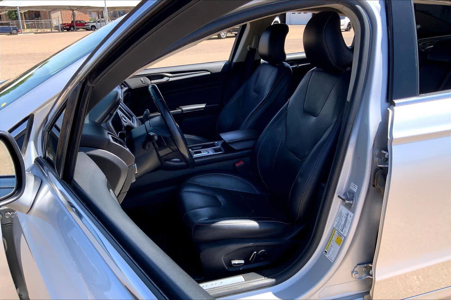 Used 2019 Ford Fusion Titanium AWD/4WD image 8