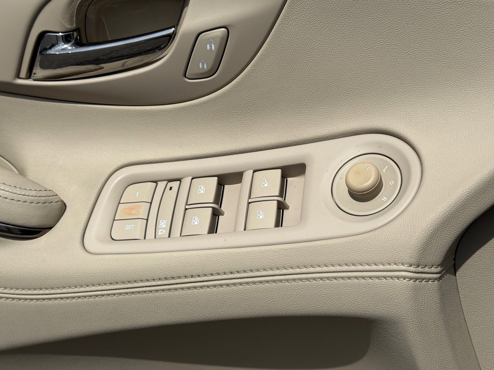 Used 2014 Buick LaCrosse Premium w/ Driver Confidence Package FWD image 24