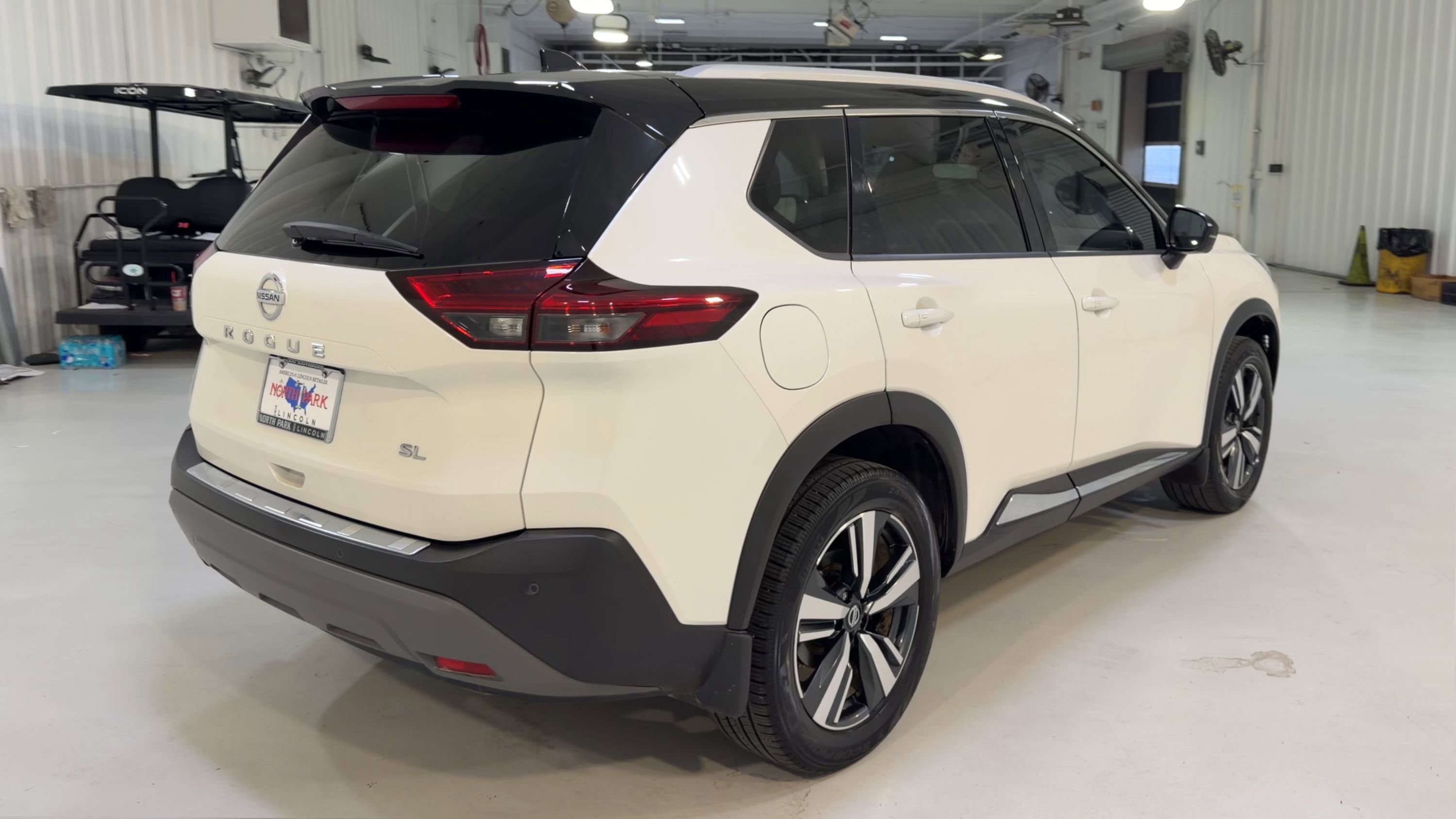 Used 2021 Nissan Rogue SL w/ Premium Package FWD image 9