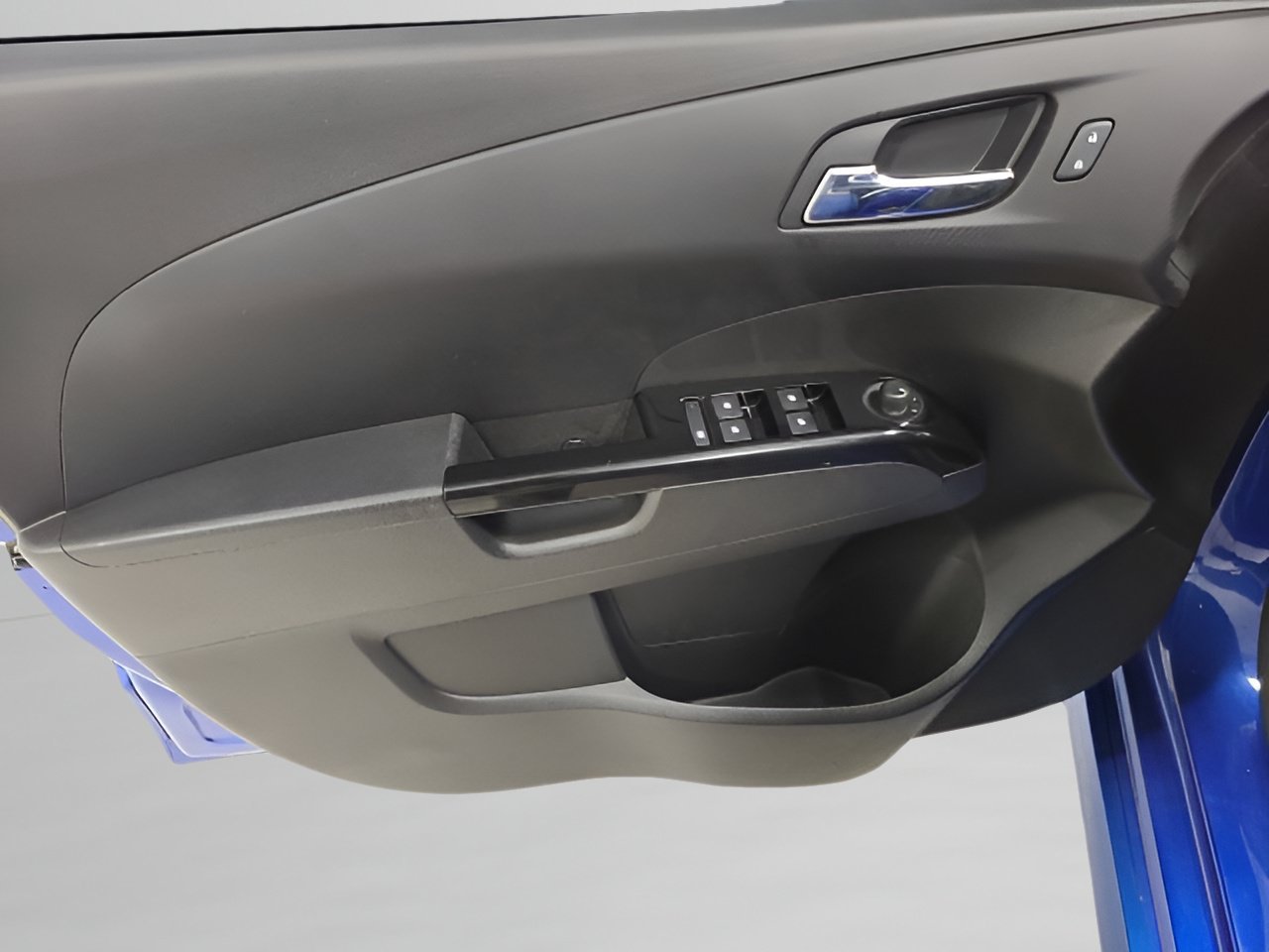 Used 2019 Chevrolet Sonic LT w/ Convenience Package FWD image 17