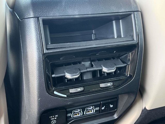 Used 2023 Jeep Grand Cherokee Limited w/ Black Appearance Package RWD image 19