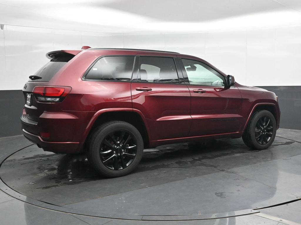 Used 2020 Jeep Grand Cherokee Altitude AWD/4WD image 3