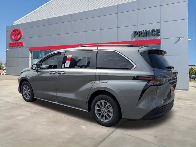 New 2026 Toyota Sienna XLE FWD image 6